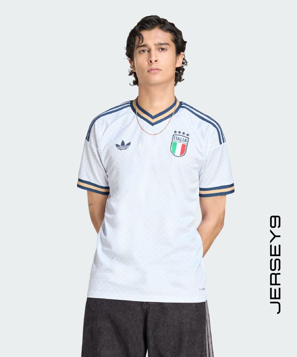 Italy 26 Away Jersey worn by fan in stadium